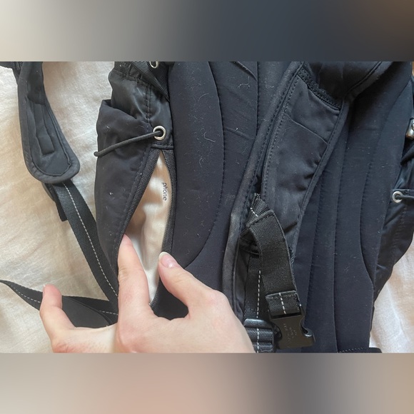 Black Lululemon running Backpack with section for camelbak hydration backpack - Picture 4 of 7